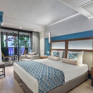 Double or Twin Room Partial Sea View